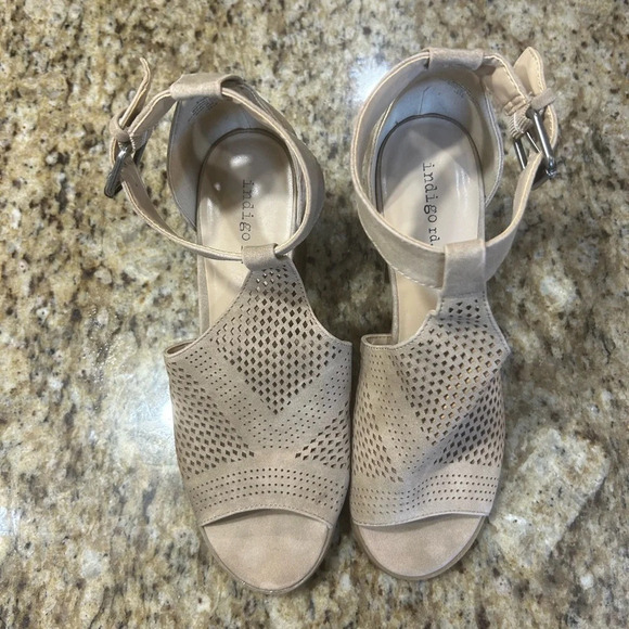 Indigo Rd Beige Open Toe Heels - Picture 3 of 7